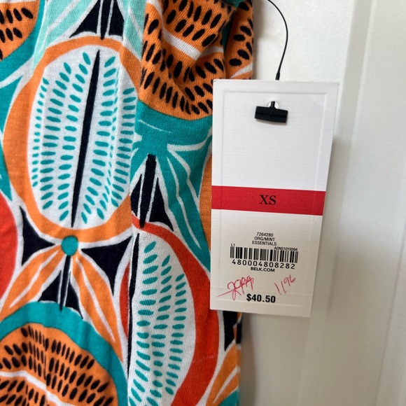 NWT tank w/ crochet detailing - Picture 2 of 4